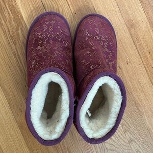 Uggs mini purple metallic conifer sheepskin pull on